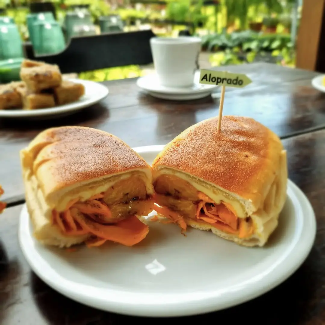 Buffet de café da manhã no Dona Pitanga