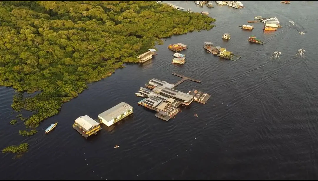 Pôr do sol no Flutuante Abaré