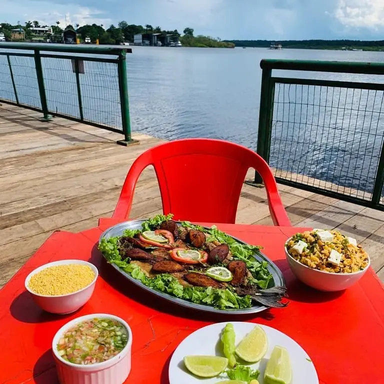 Peixe assado no Flutuante Sedutor