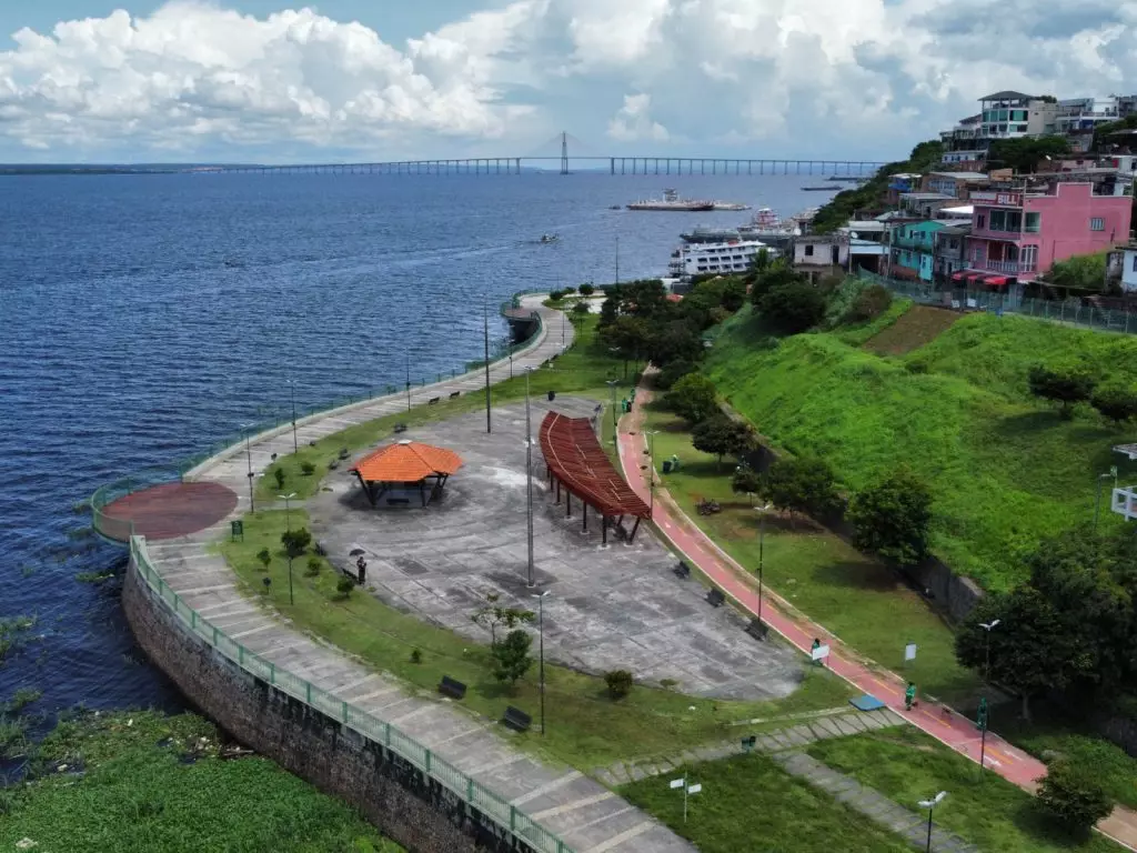 Orla do Parque Rio Negro no São Raimundo